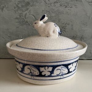 Vintage Dedham Pottery Crackle Bunny Oval Covered Casserole Dish 8” No Chips